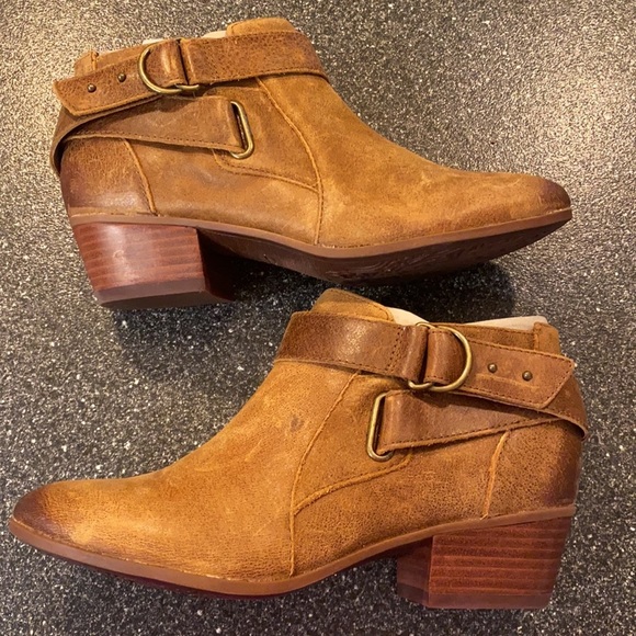 CLARKS | size 7 ankle boots - Picture 5 of 8